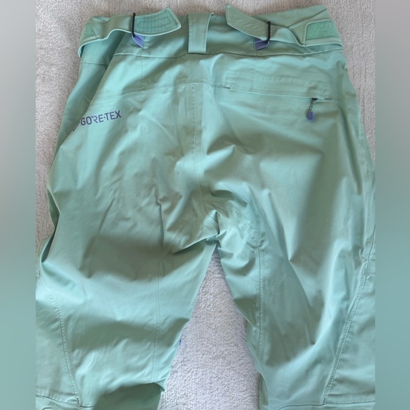 Women's Burton [ak] GORE-TEX Summit Pant - Picture 10 of 12